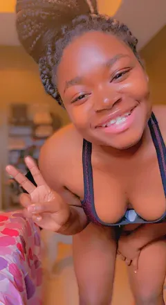 OnlyFans cuenta miyaandme avatar 1