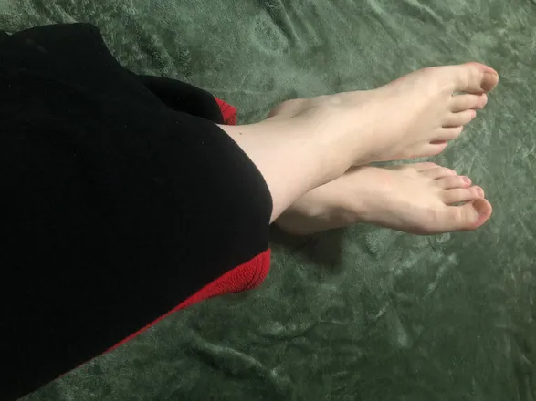 OnlyFans cuenta favouritefootfairy header 2