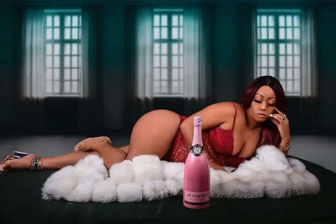 OnlyFans account  prinxeselam header 2