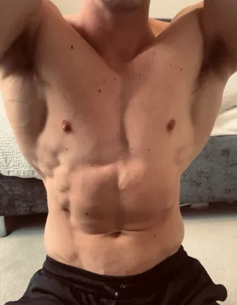 OnlyFans cuenta ali_all_out header 2
