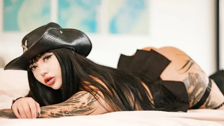 OnlyFans account  odasuuurr header 2