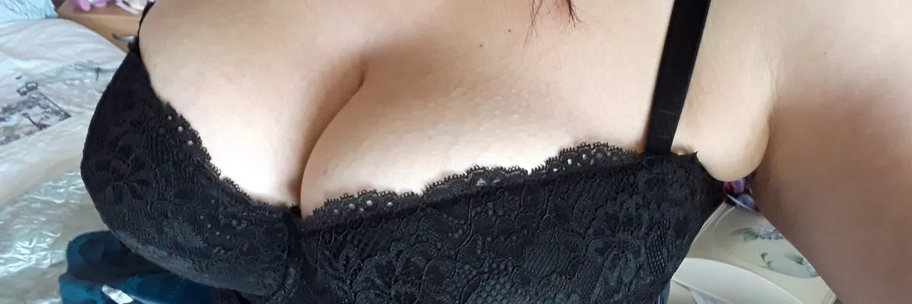 OnlyFans cuenta kelly1moon1 header 2
