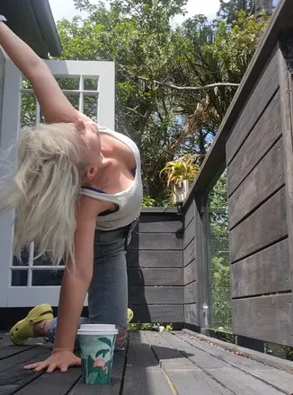 OnlyFans cuenta nz_yogagirl header 2