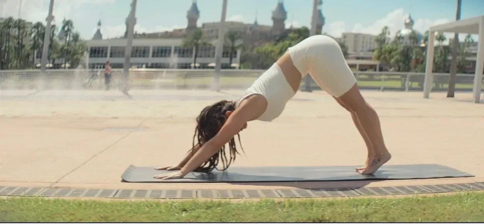 OnlyFans cuenta thesensualsideofyoga header 2