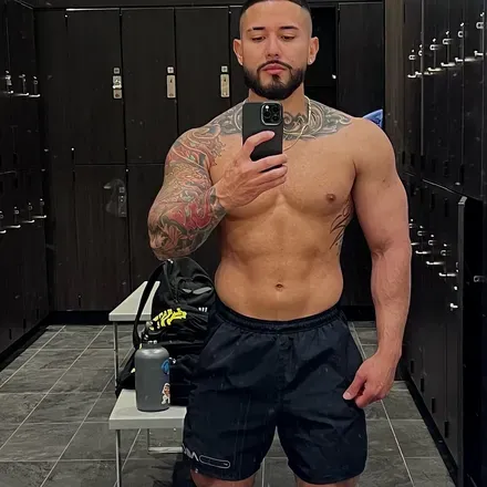 OnlyFans account  rowshe avatar 1