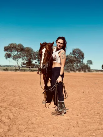 OnlyFans cuenta redheadedcowgirl header 2