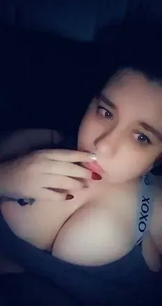 OnlyFans cuenta skittleselliemarie header 2