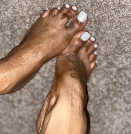 OnlyFans cuenta footfetishfeens header 2