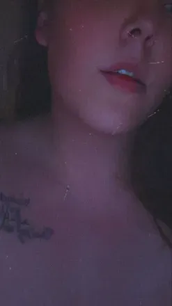 OnlyFans of hazelbaby27