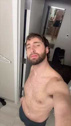 OnlyFans account  zachdaviss avatar 1
