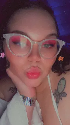 OnlyFans account  irisluxe avatar 1