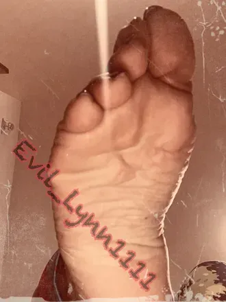 OnlyFans cuenta evil_lynn1111 header 2