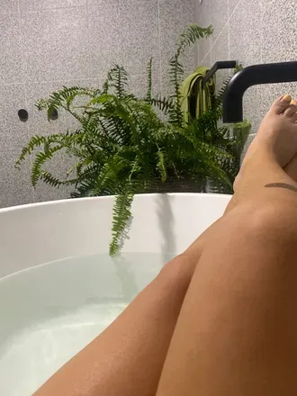 OnlyFans cuenta polly96 header 2