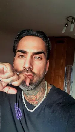 OnlyFans cuenta lunareyes1 avatar 1