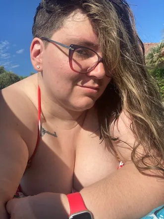 OnlyFans account  clover42 header 2