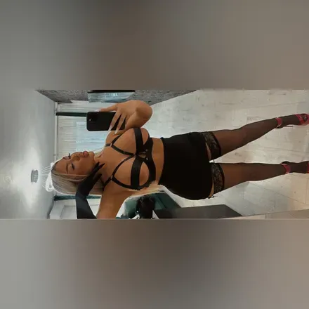 OnlyFans account  curvygoddessvip header 2