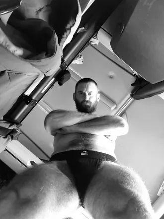 OnlyFans account  truckerdaddysboy header 2