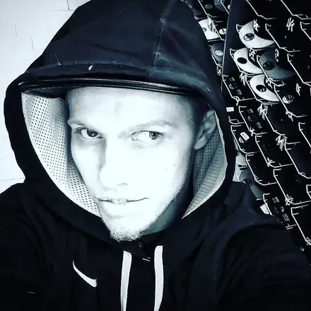 OnlyFans cuenta whitechocolate1945 avatar 1