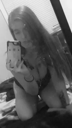 OnlyFans cuenta heyyguesswho header 2