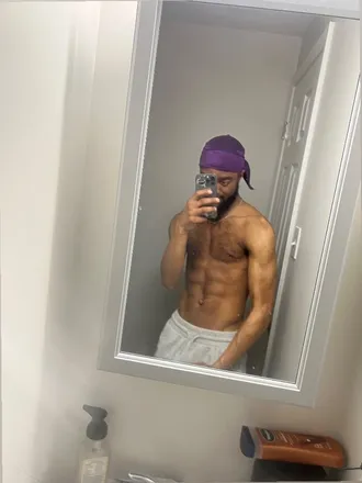OnlyFans account  firedende header 2