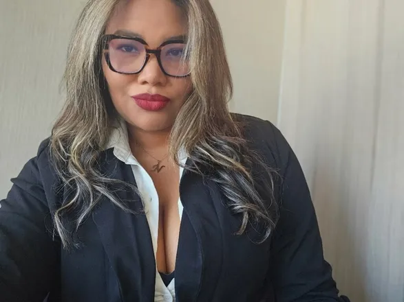 OnlyFans cuenta curvyisacam header 2