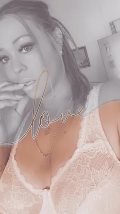 OnlyFans cuenta yourgirlunwrapped header 2