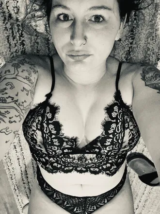 OnlyFans cuenta baddiewdaddyissues avatar 1