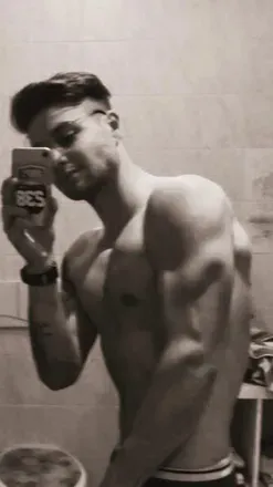 OnlyFans cuenta naked_steve avatar 1