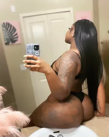 OnlyFans cuenta cravebella avatar 1
