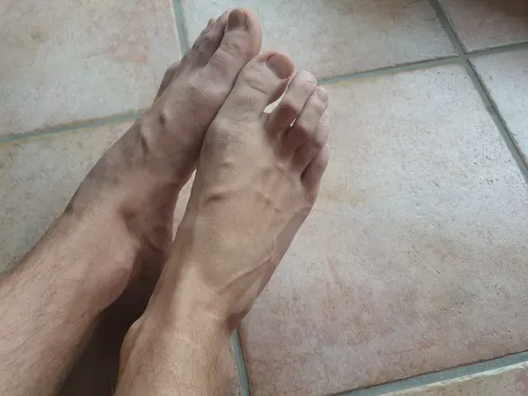 OnlyFans cuenta feet_nigi header 2
