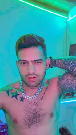 OnlyFans cuenta eljunior_boy header 2