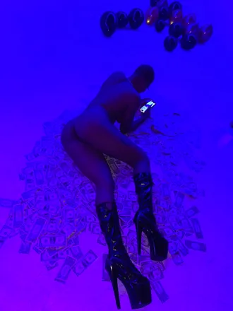 OnlyFans cuenta goldpuss555 header 2