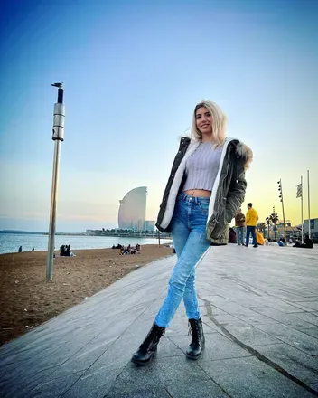 OnlyFans cuenta isyourmissy header 2