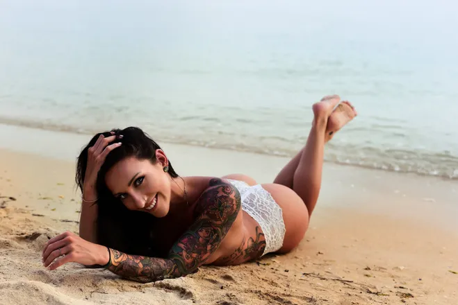 OnlyFans cuenta tattooedcharli header 2