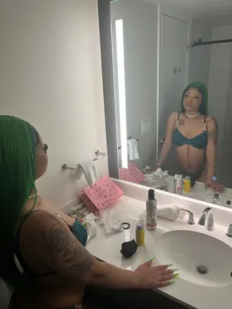 OnlyFans cuenta paradisebrat header 2