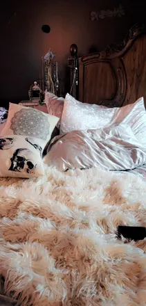 OnlyFans cuenta alt_latina header 2
