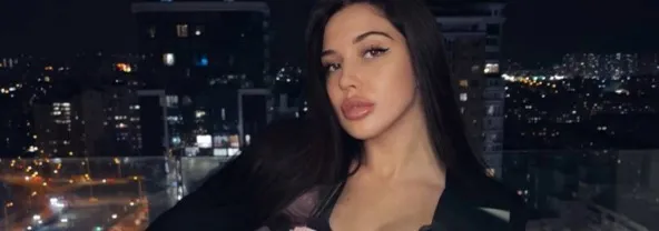OnlyFans cuenta vanessa_v header 2