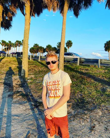 OnlyFans cuenta cameroncagefree header 2