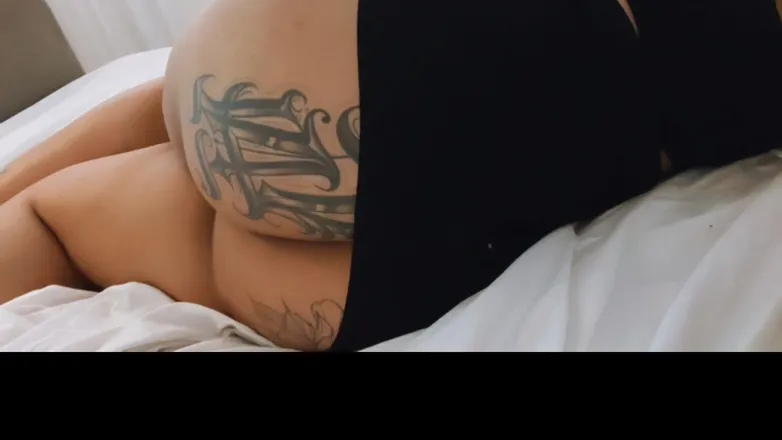 OnlyFans account  roxytattoof header 2