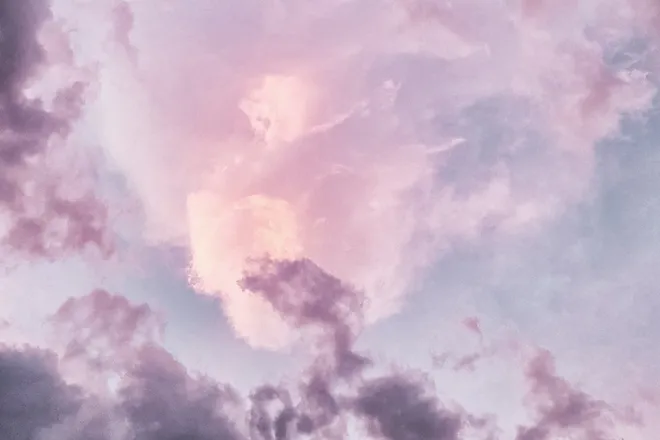 OnlyFans cuenta charlottewhispers header 2