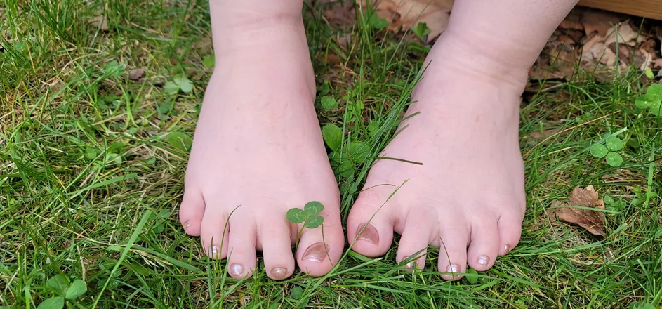 OnlyFans cuenta feetfet420 header 2