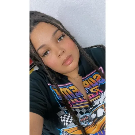 OnlyFans cuenta vickietreyz header 2