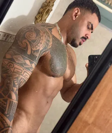OnlyFans cuenta chriixsz previous_avatars_1 3