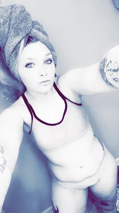 OnlyFans cuenta aleciagrac31998 header 2