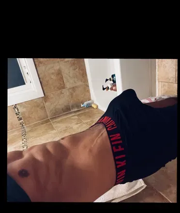 OnlyFans cuenta chialex8 header 2