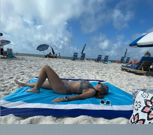 OnlyFans account  honeyybunnyyy20 header 2