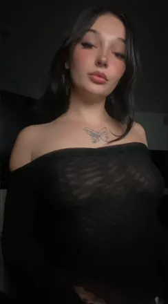 OnlyFans cuenta mollyluvsyouxoxo header 2