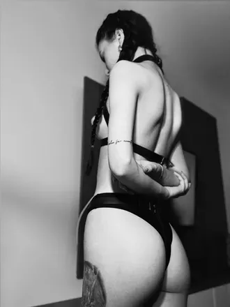 OnlyFans cuenta lettheskyfall header 2