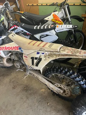 OnlyFans account  motoboiii header 2