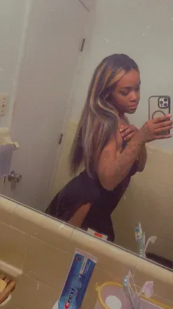 OnlyFans account  chellen3 avatar 1